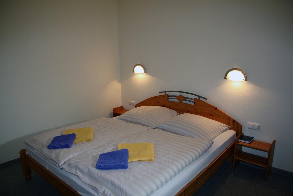 Hotel Gremersdorf - Zum Gruenen Jaeger Quarto foto